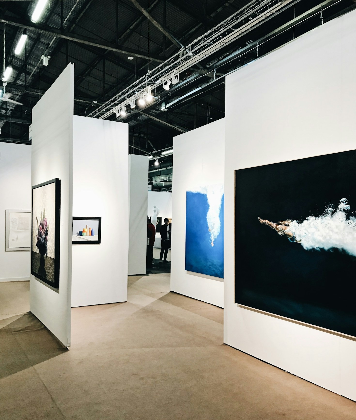 How Artistic Communities Foster Creativity